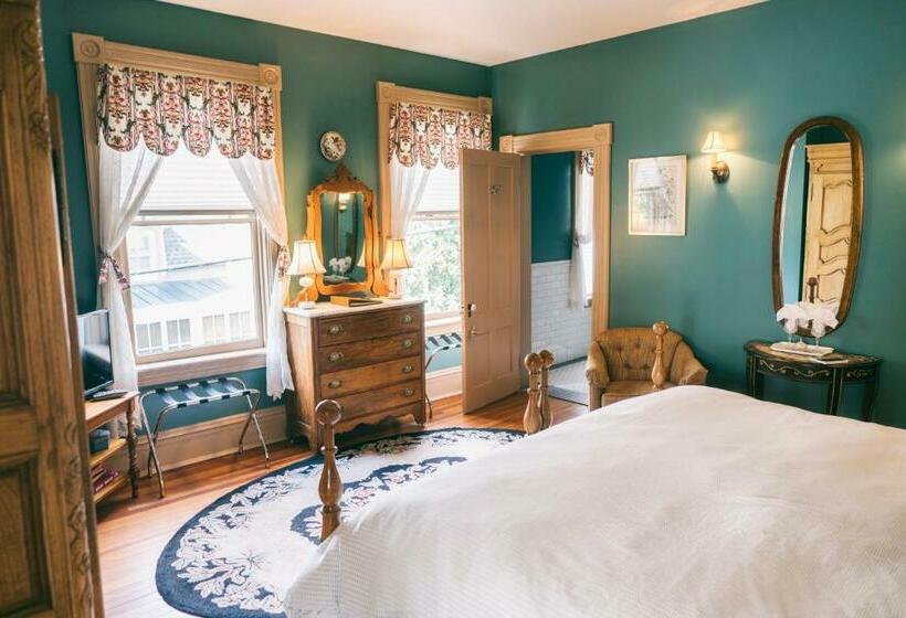 バスタブ付きデラックスルーム, Hummingbird Inn