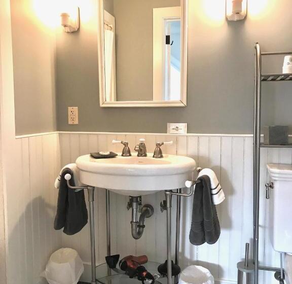 スーペリアトリプルルーム, Hummingbird Inn