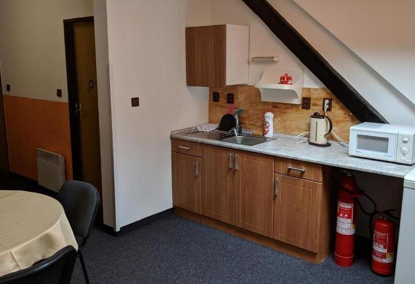 غرفة عائلية, Pension Harcovna