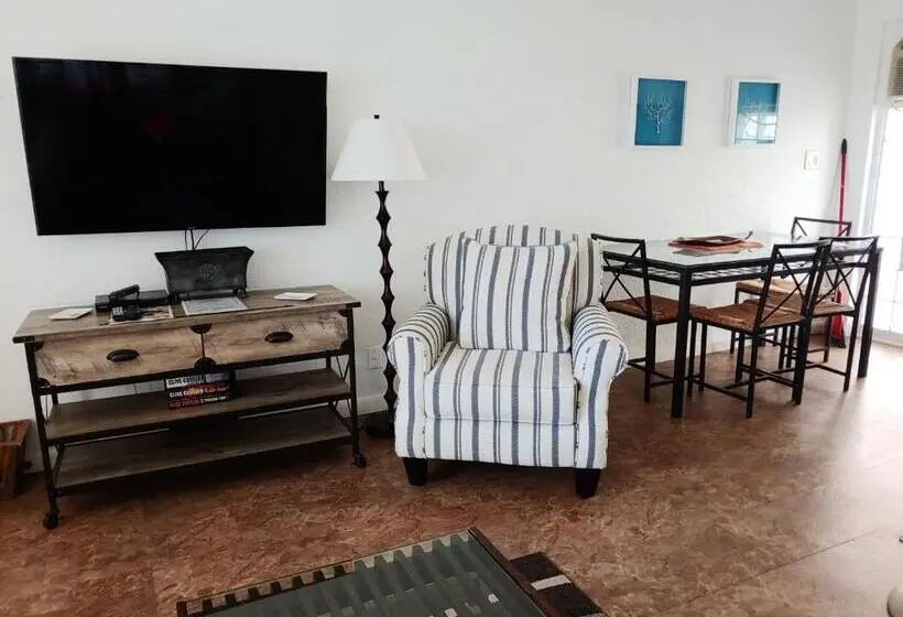 プールの見える１ベッドルームアパートメント, Sunrise Ocean Suites