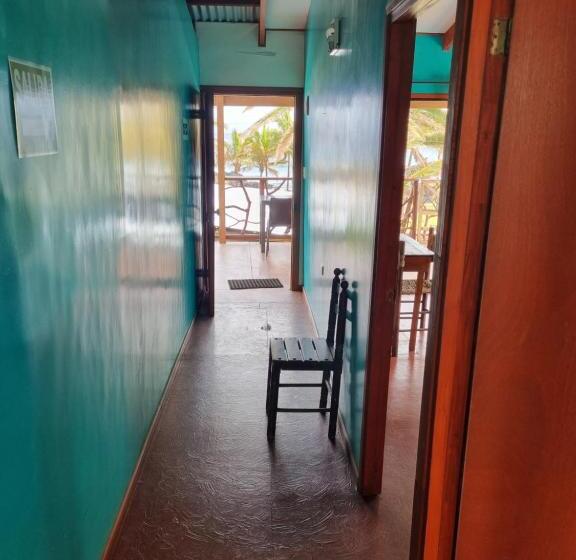 オーシャンビュースタンダードルームバルコニー付き, Hostal Vieroto