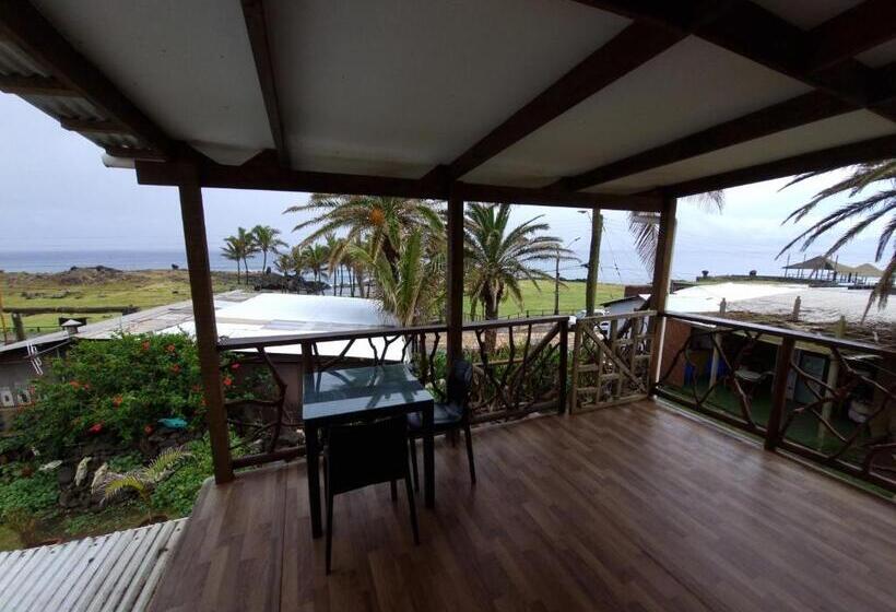 庭の見えるスタンダードトリプルルーム, Hostal Vieroto