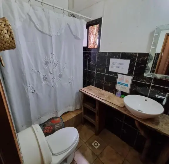 Standard-huone Jaettu Kylpyhuone, Hostal Vieroto