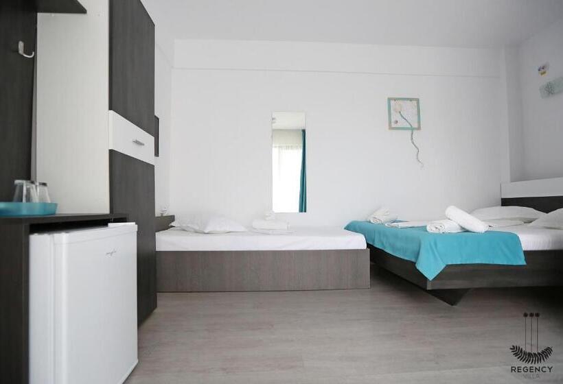 اتاق استاندارد سه تخته با بالکن, Regency Villa