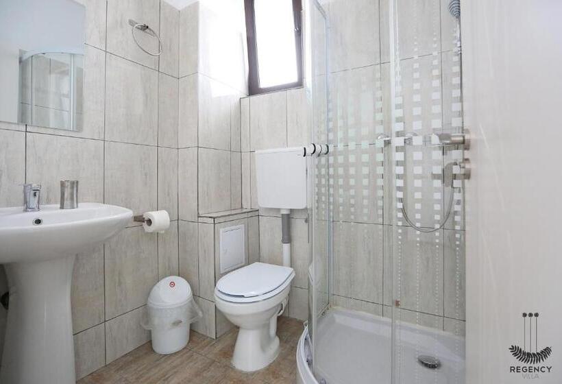 اتاق اکونومی, Regency Villa