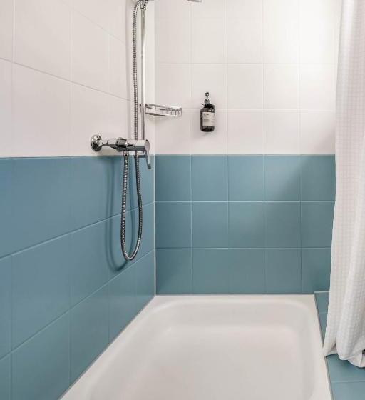 اتاق استاندارد سه نفره, Wanderlust Guesthouse
