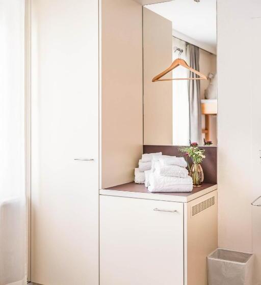 اتاق استاندارد سه نفره, Wanderlust Guesthouse