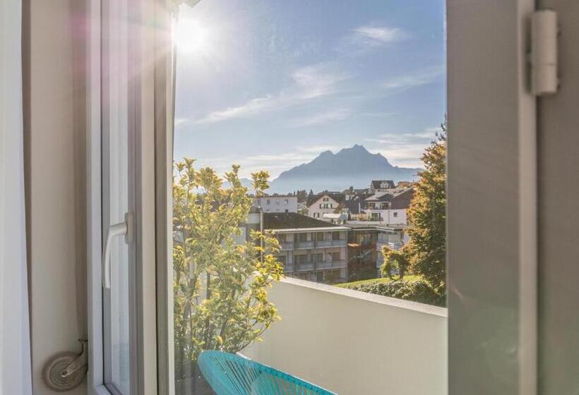 חדר סטנדרט לשלושה עם חדר אמבטיה משוף, Wanderlust Guesthouse