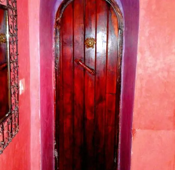 سوئیت با بالکن, Kasbah Tiriguioute