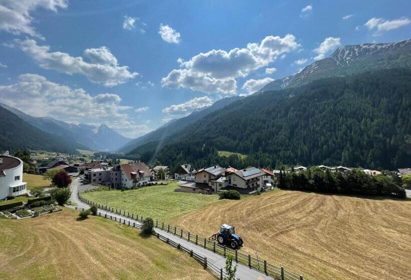 ペントハウス２ベッドルームアパート, Mountain Spa Residences