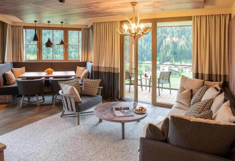 ペントハウス２ベッドルームアパート, Mountain Spa Residences