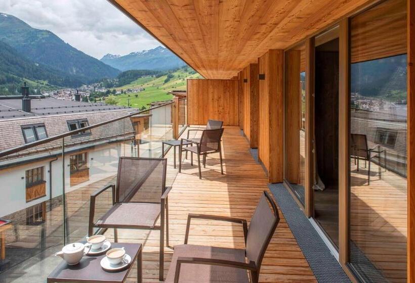 Apartamento em sótão com 3 quartos, Mountain Spa Residences