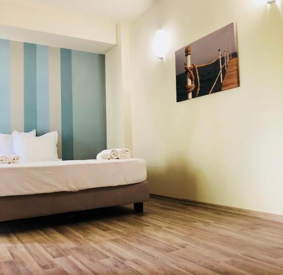 标准间, Anna By The Sea