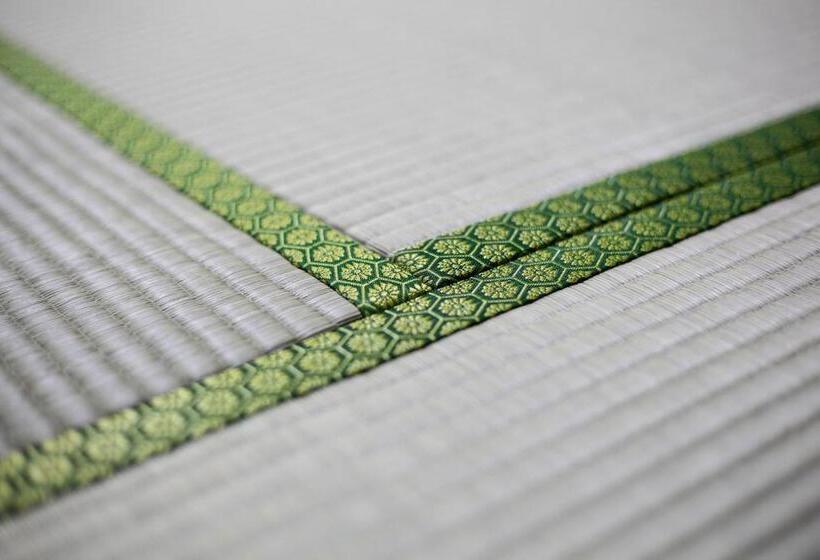 غرفة قياسية ثلاثية, Sansan Yuzawa Backpackers