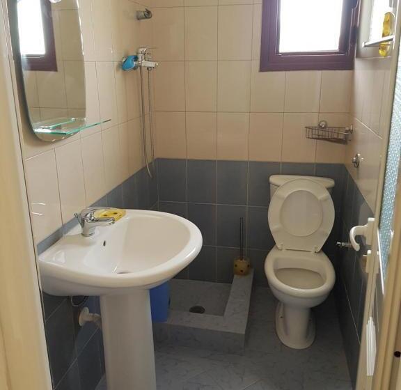 غرفة عائلية, Eglent's Tourist House