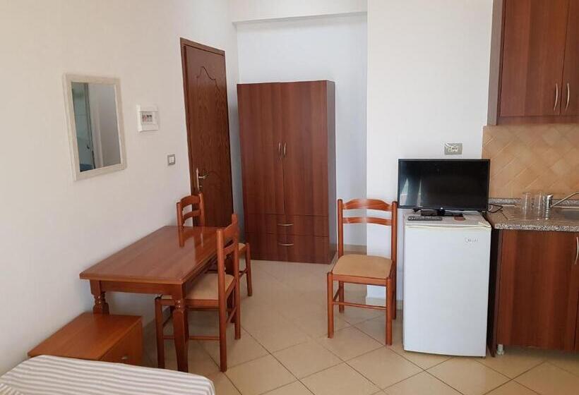 غرفة عائلية, Eglent's Tourist House