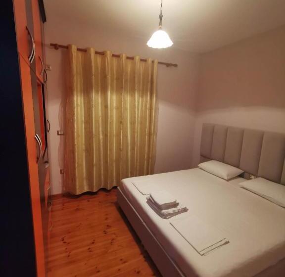 شقة غرفتين, Eglent's Tourist House