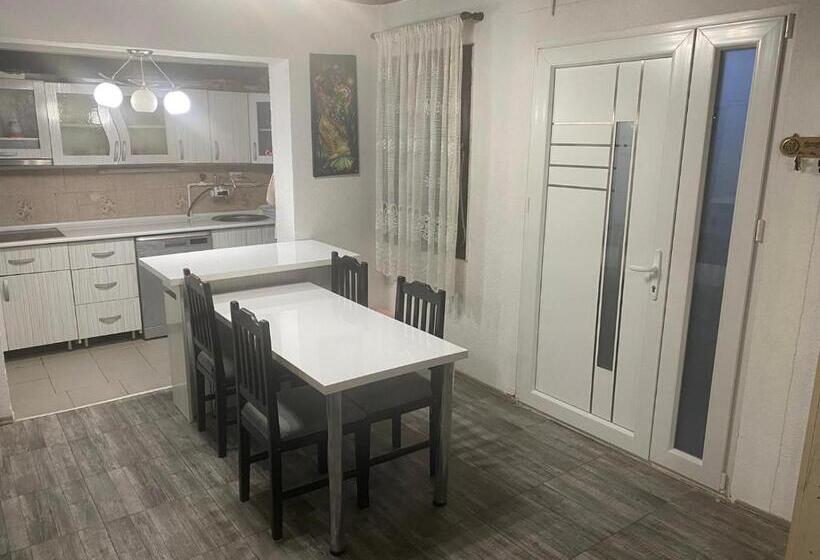 آپارتمان 1 خوابه با چشم‌انداز, Iliovski Inn   Just Like Home