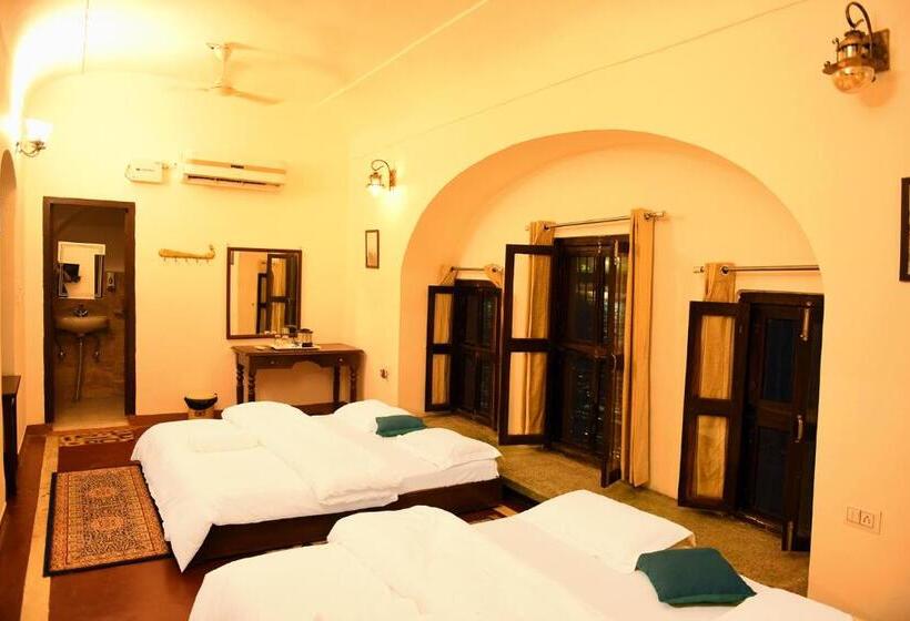 חדר קלאסי לארבעה, Patnimal Guesthouse