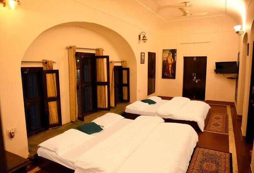 חדר קלאסי לארבעה, Patnimal Guesthouse