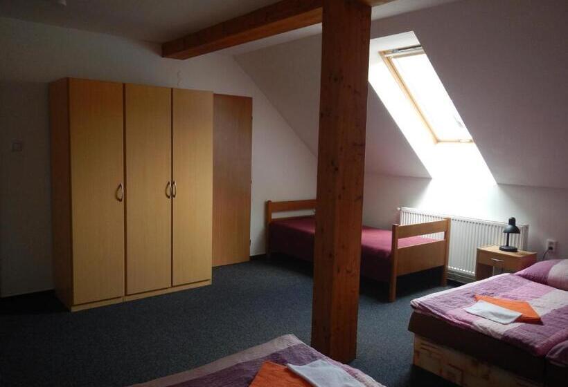 חדר משפחתי, Penzion Pod Třešňovkou