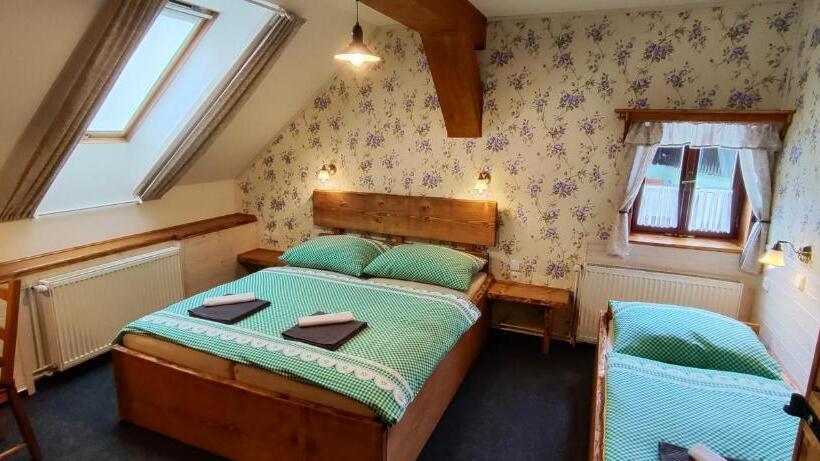 חדר דלוקס לשלושה, Penzion Pod Třešňovkou