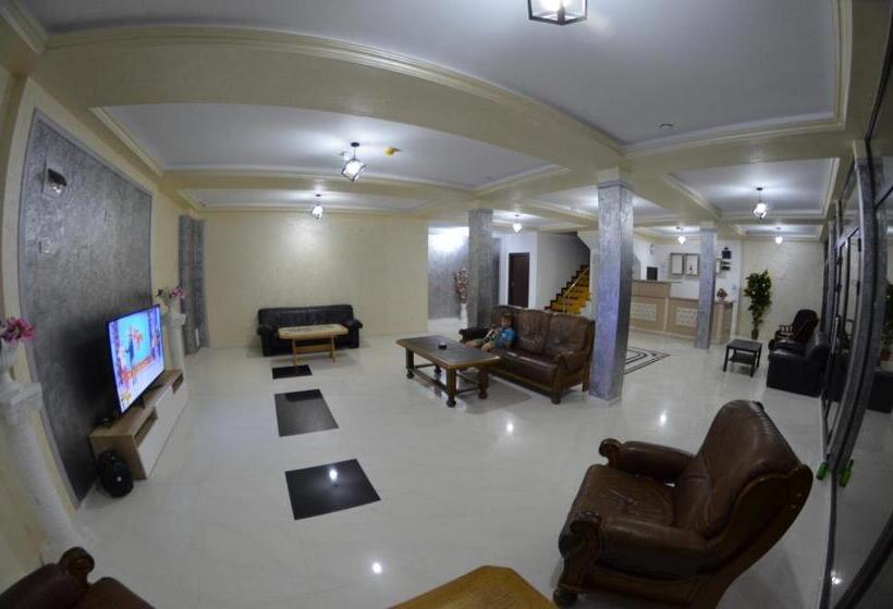 标准工作室带阳台, Razvan Holiday