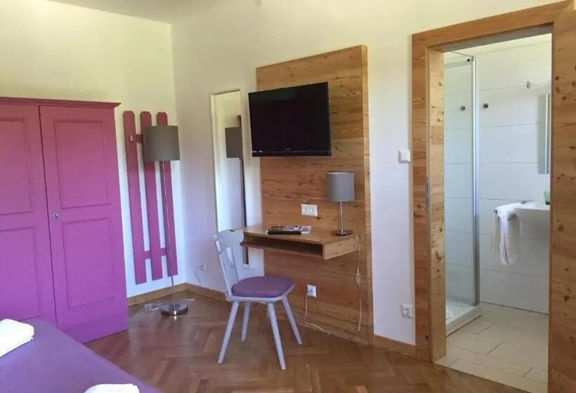 اتاق استاندارد با بالکن, Seehof Feidig
