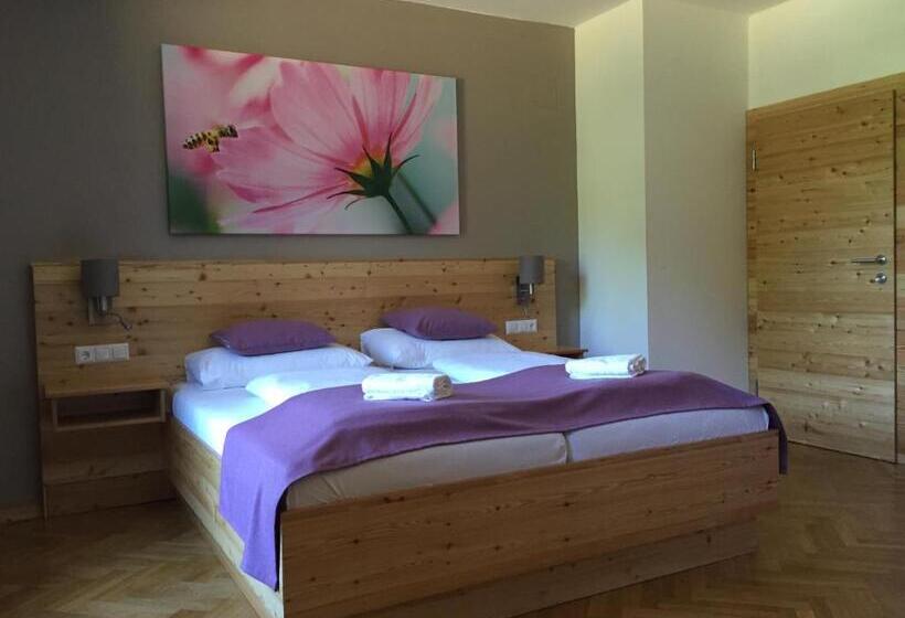 اتاق استاندارد با بالکن, Seehof Feidig