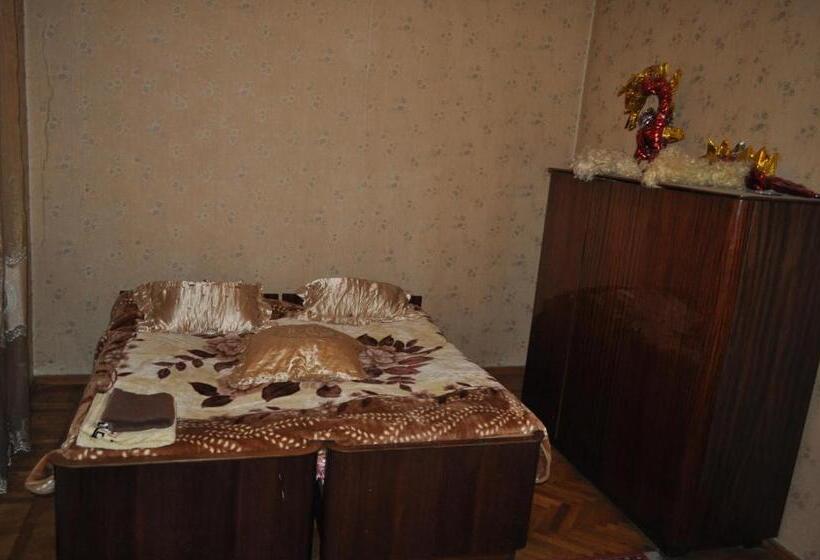 اتاق ساده سه نفره, Guest House Cico