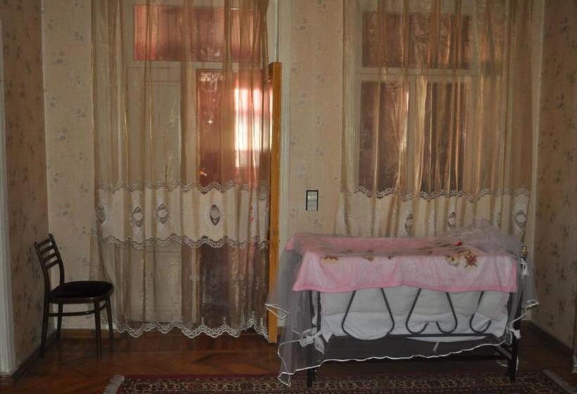 اتاق ساده سه نفره, Guest House Cico