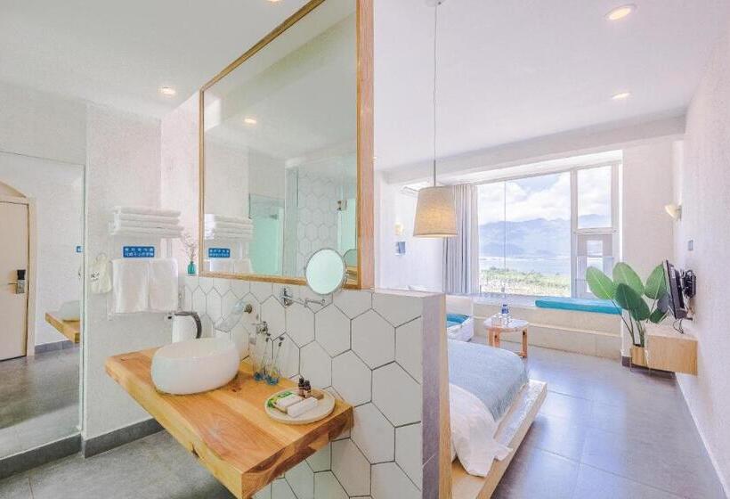 Номер Deluxe Вид на Море, Butterfy Seaview Resort Villa