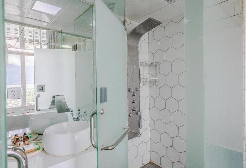 Номер Deluxe Кровать Кинг, Butterfy Seaview Resort Villa