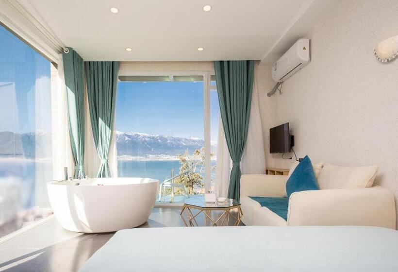 Номер Deluxe Вид на Море с Балконом, Butterfy Seaview Resort Villa