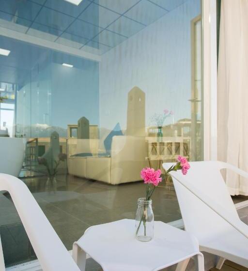 غرفة قياسية مطلّة علي البحر, Butterfy Seaview Resort Villa