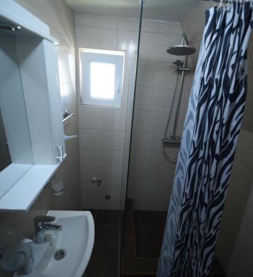 1 Bedroom Penthouse Apartment, Cabarkapa Guesthouse