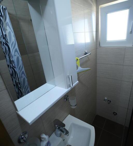 1 Bedroom Penthouse Apartment, Cabarkapa Guesthouse