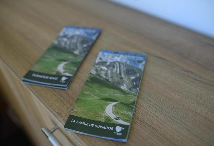 استودیوی استاندارد, Cabarkapa Guesthouse