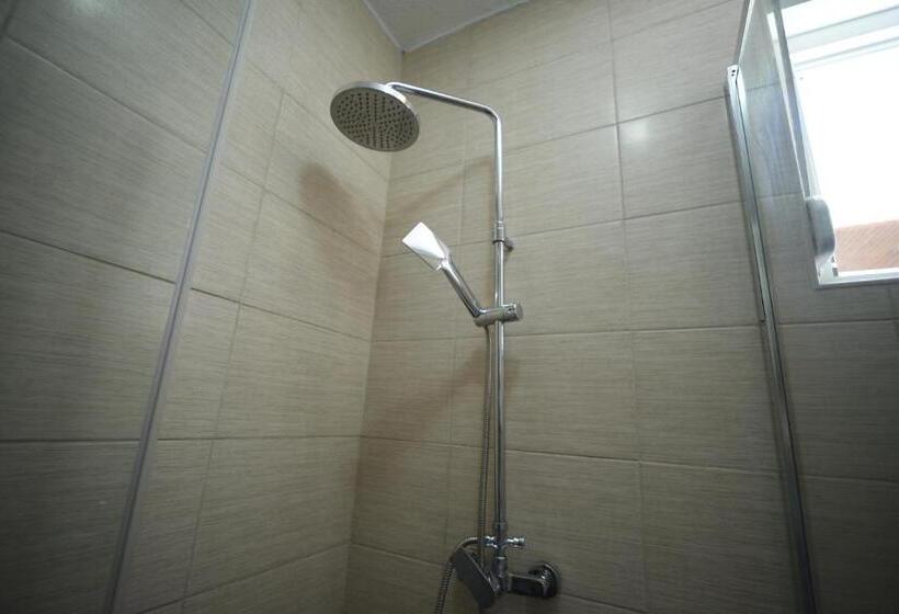 استودیوی استاندارد, Cabarkapa Guesthouse