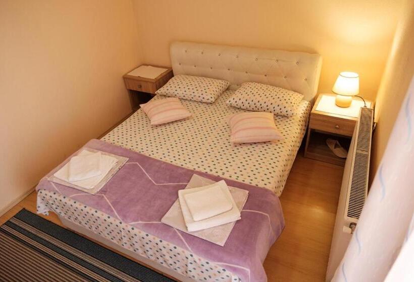 اتاق لوکس, Guesthouse Ines