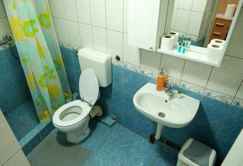 اتاق لوکس, Guesthouse Ines