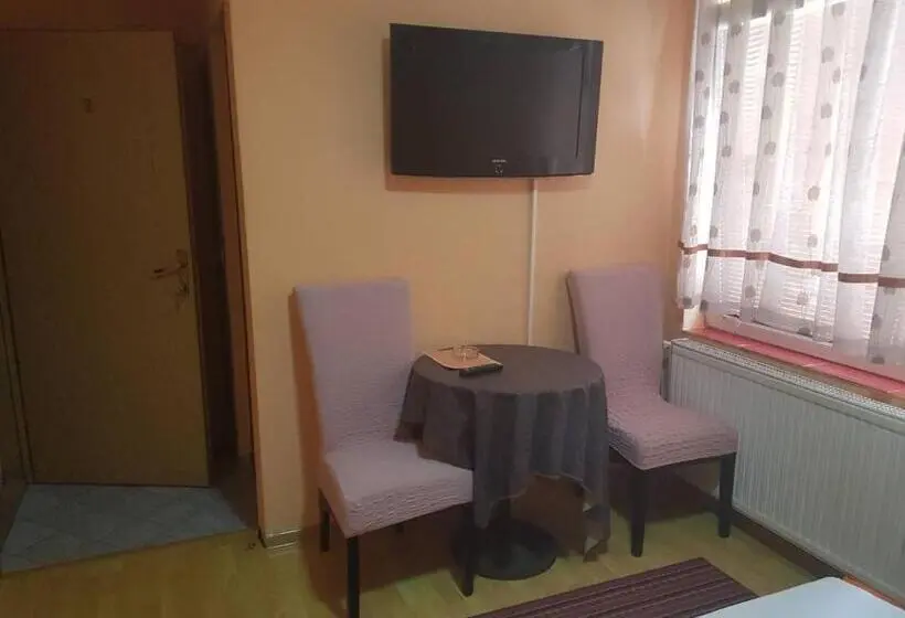اتاق لوکس, Guesthouse Ines
