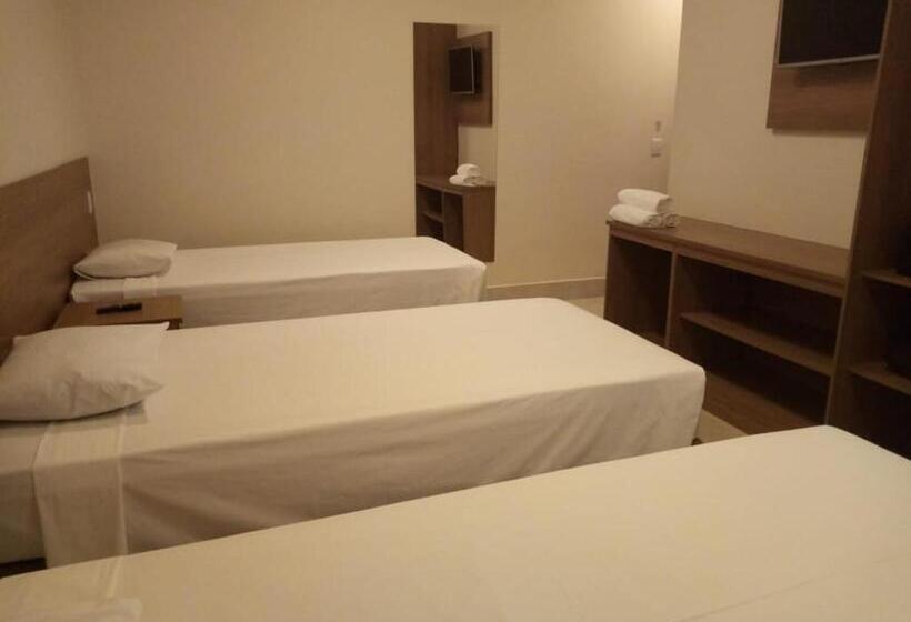 컴포트 트리플 룸, Hospeda Marília