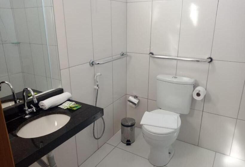 디럭스 트리플 룸, Hospeda Marília