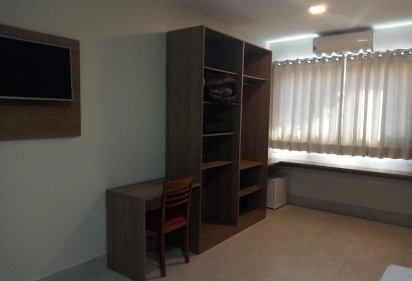 디럭스 트리플 룸, Hospeda Marília