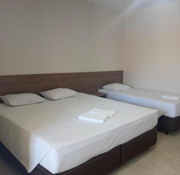 디럭스 트리플 룸, Hospeda Marília