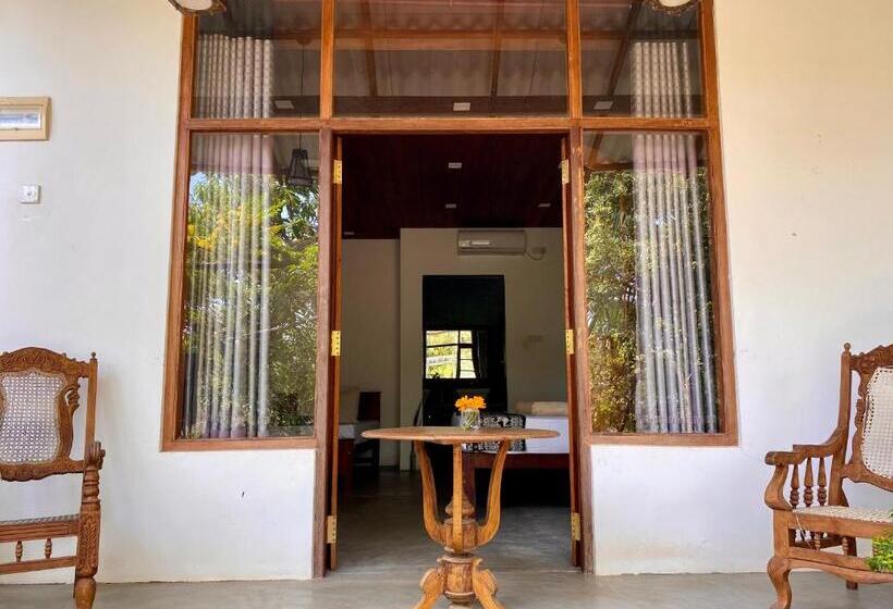 غرفة قياسية مطلّة علي الحديقة, The Dale Mirissa