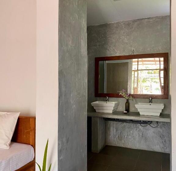 غرفة سوبيريور ثلاثية, The Dale Mirissa