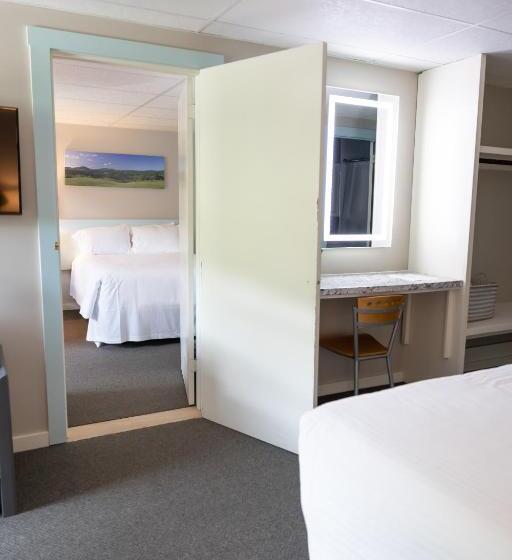 Номер Economy, Clear River Inn And Tavern