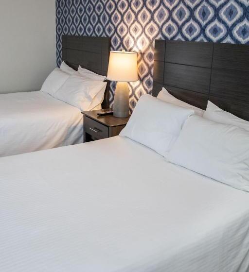 Номер Стандарт, Clear River Inn And Tavern